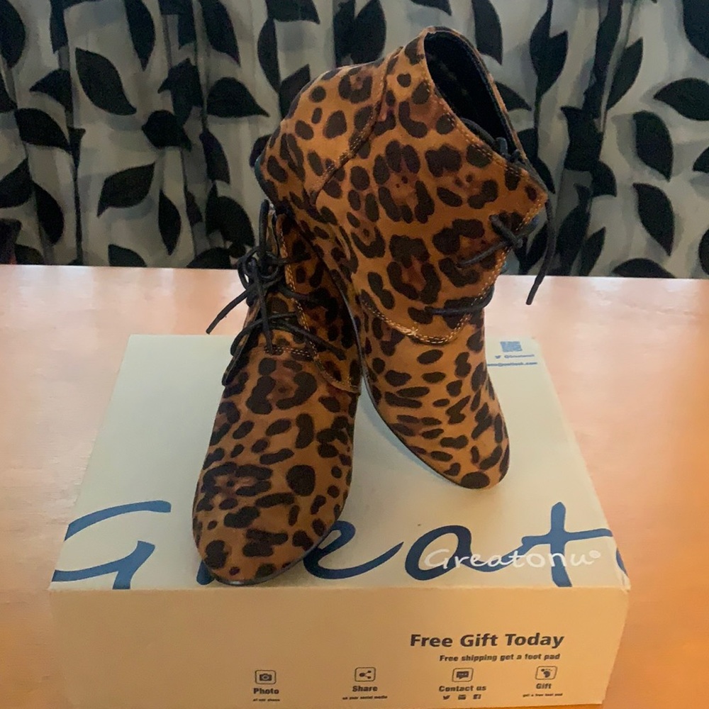 Greatonu; Low Heel Wedge Booties!